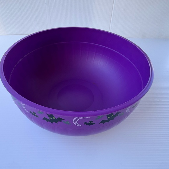 Large Purple Halloween Bat Bowl Candy Party Trick or Treat 12” Plastic GOOD - Picture 2 of 6